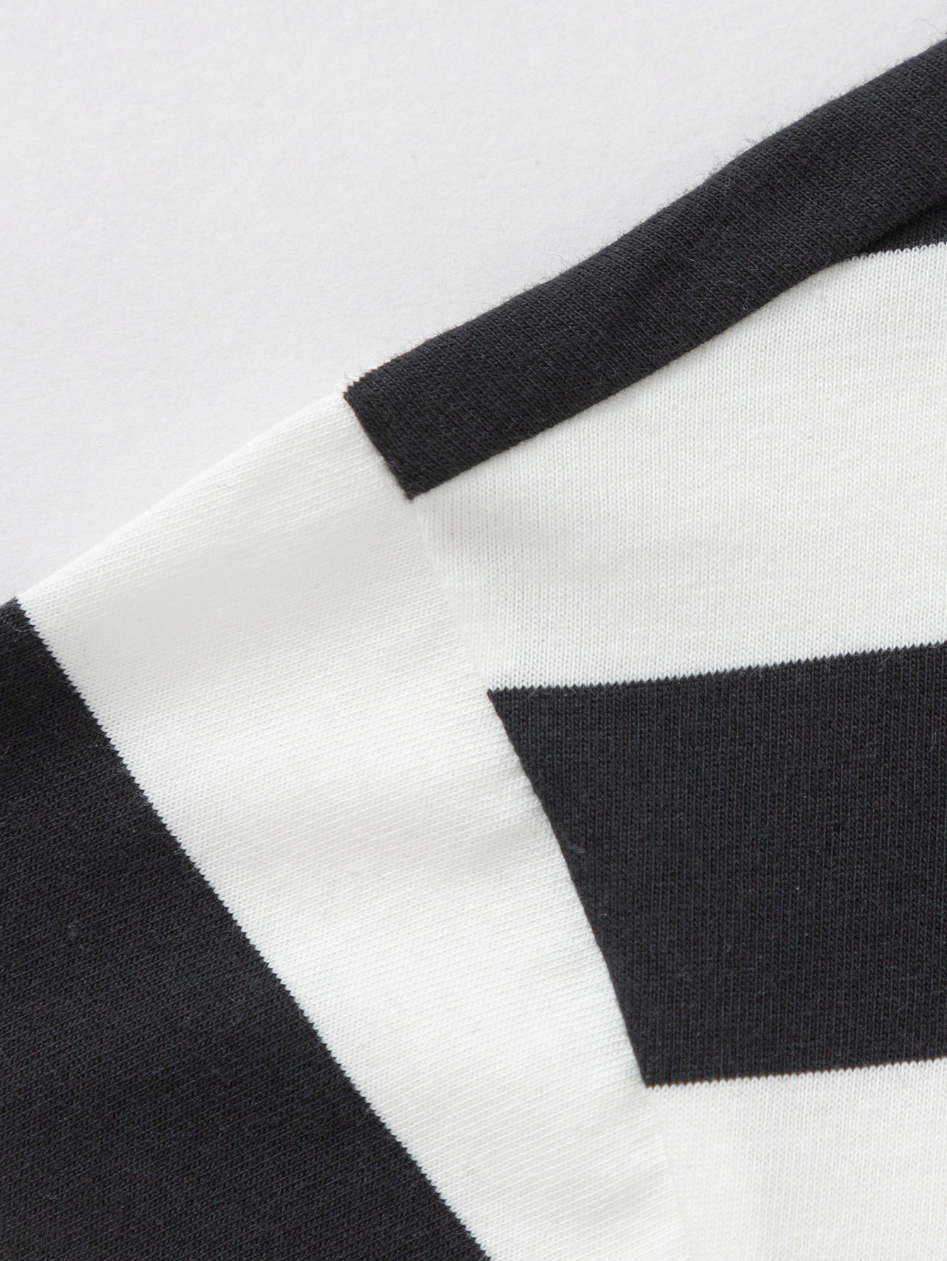 Bluzë Bold Striped Pocket 🖤