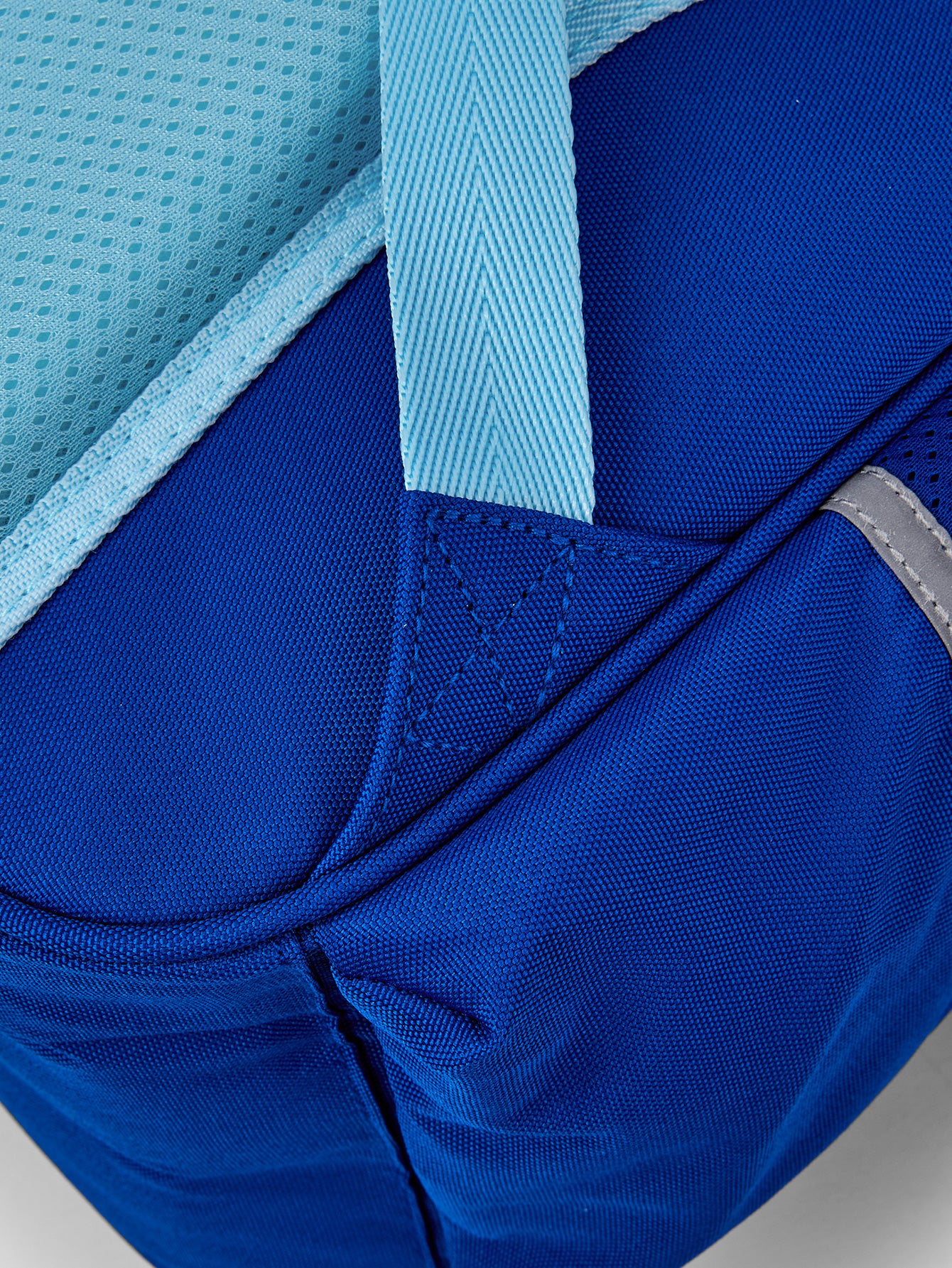 Çantë Shkollore - The Big Brain 💙