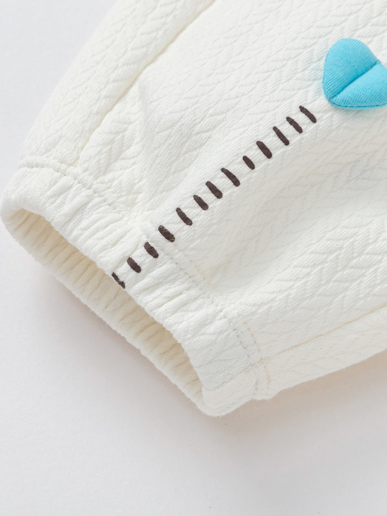 Tuta - Snow Kitty 🐾