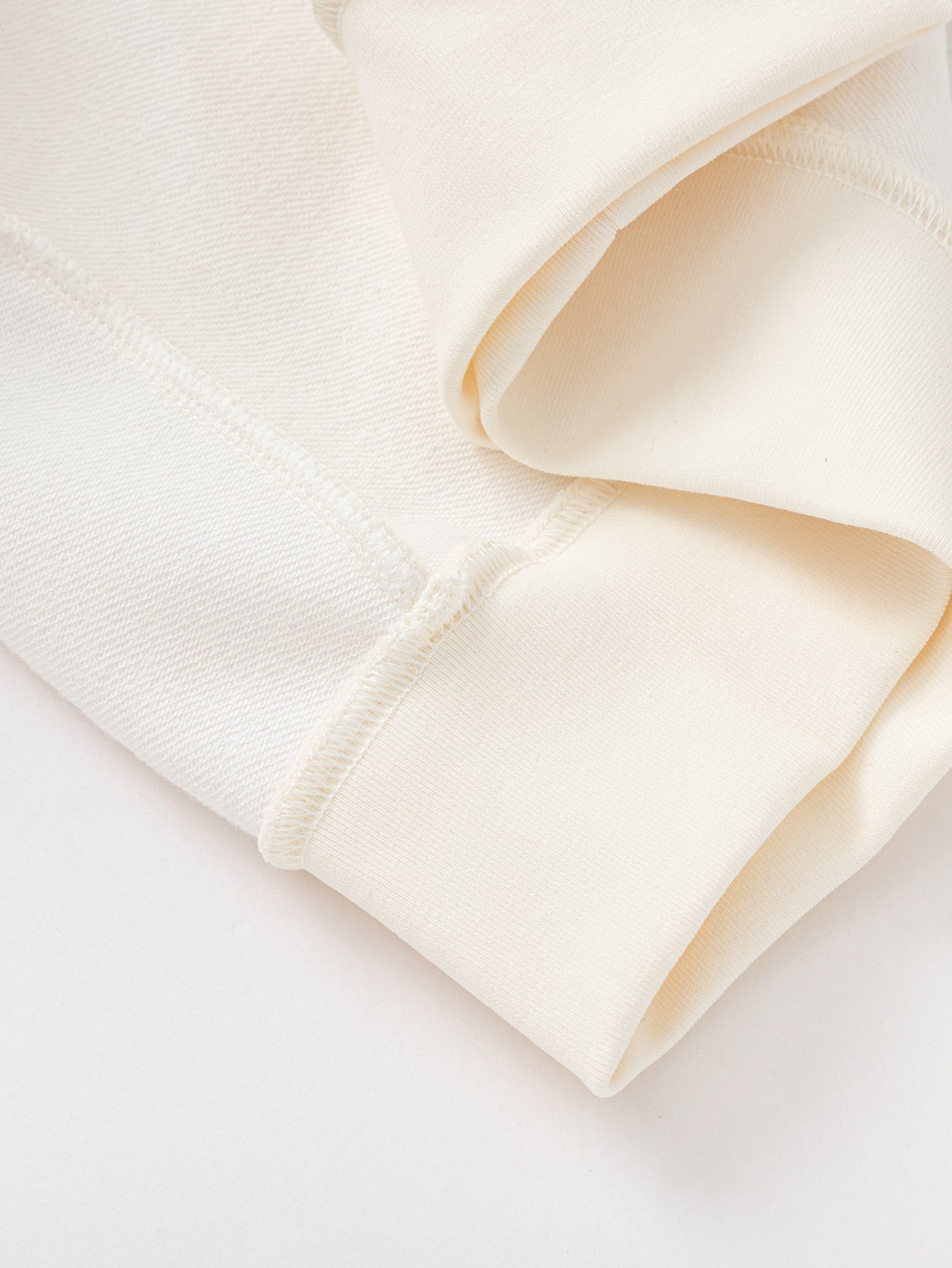 Pulovër Bird & Blossom – Krem 🐦