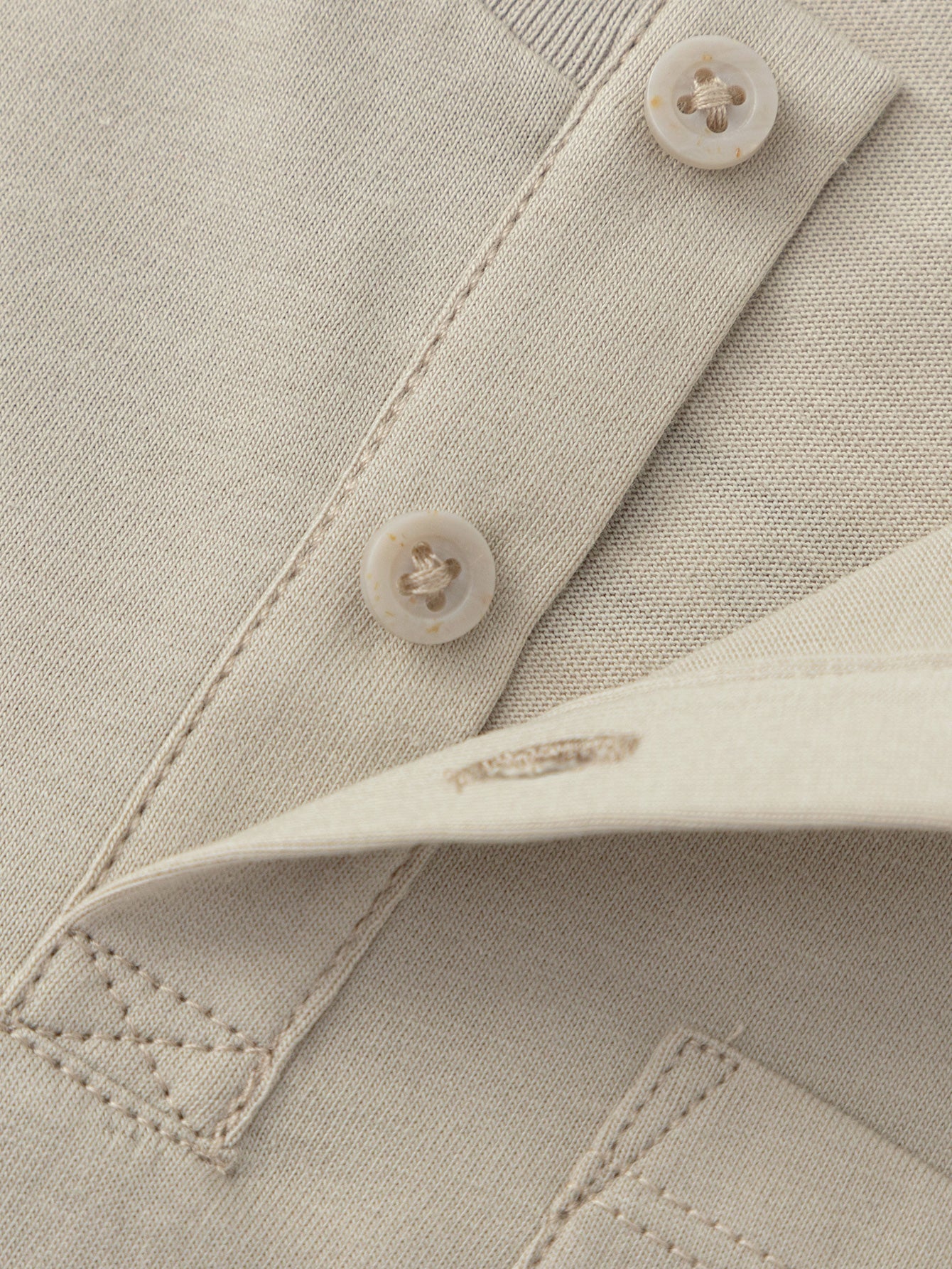 Bluzë Henley Sand Bear 🤎