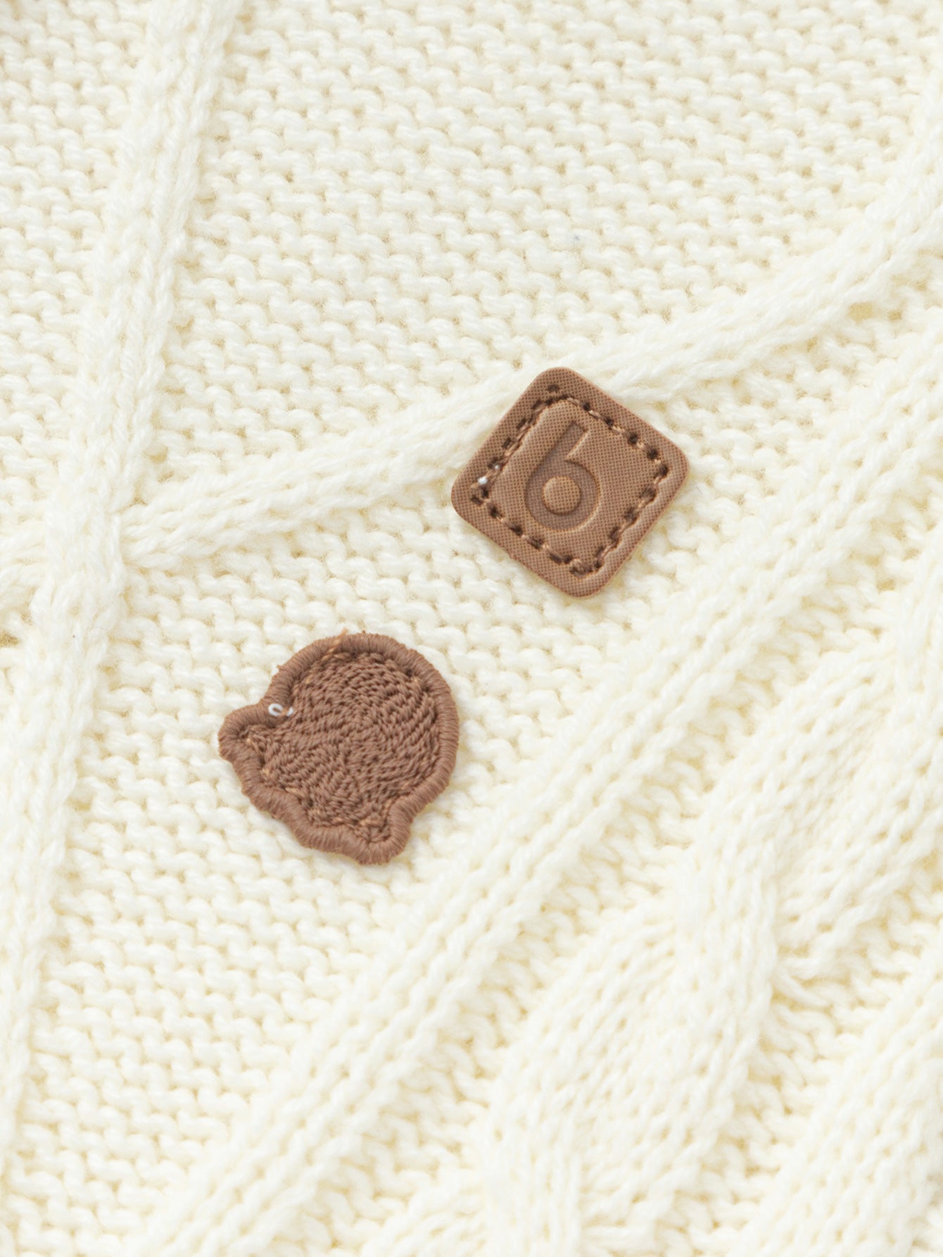 Jelek Cocoa Trim Cable Vest 🤎