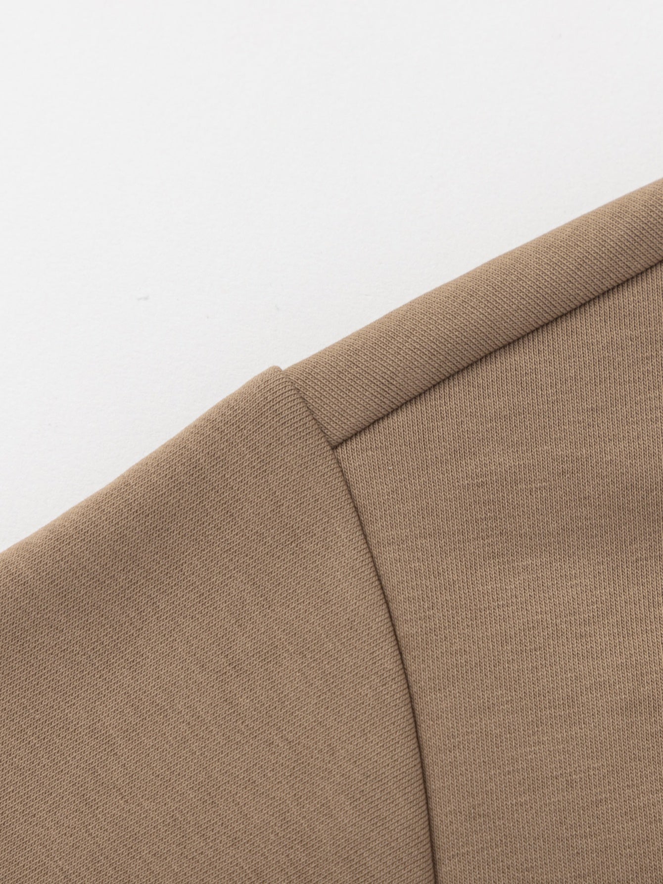 Pulovër Sky Adventure Raglan ✈️🤎