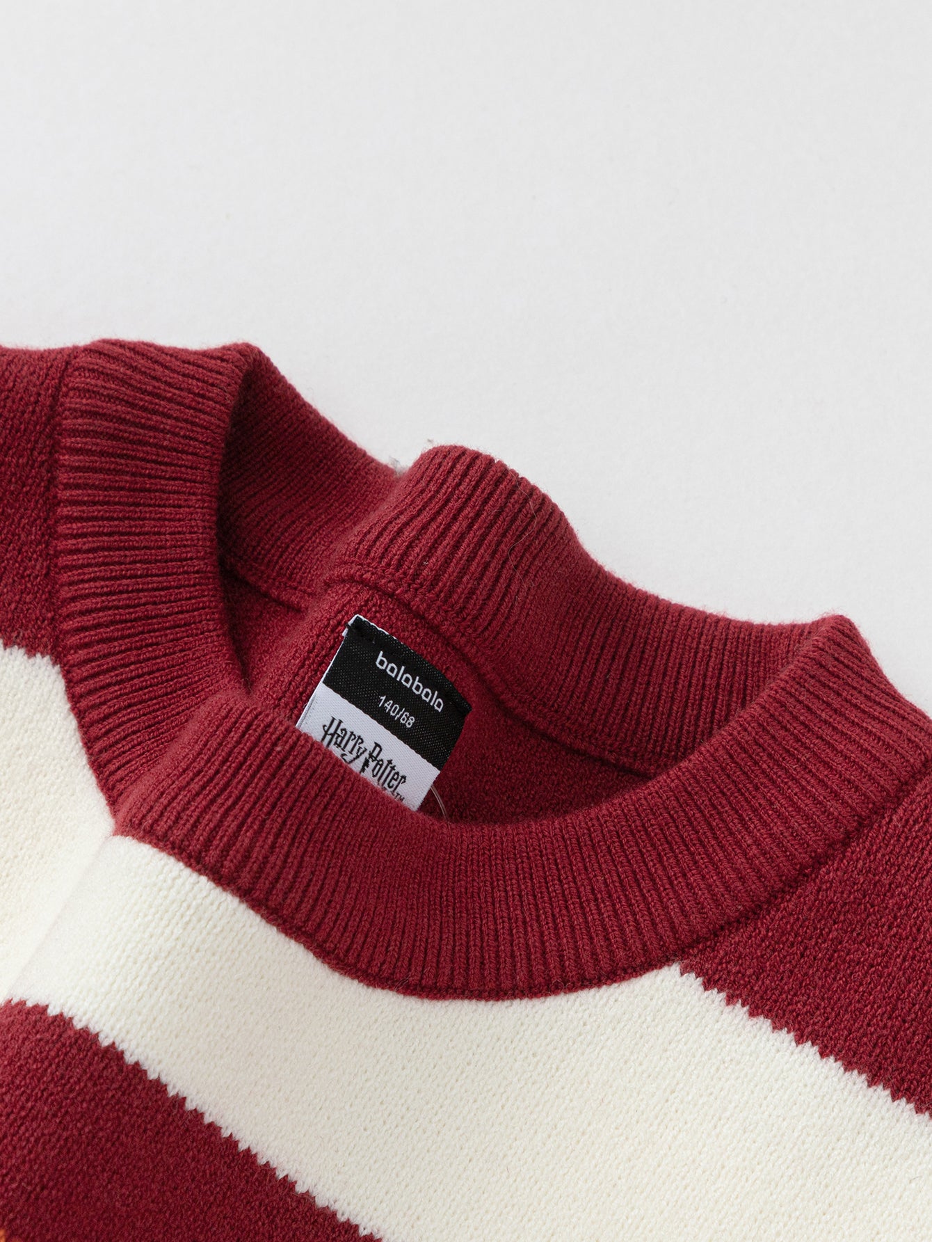 Pulovër Striped Knit – Cherry & Cream 🍒