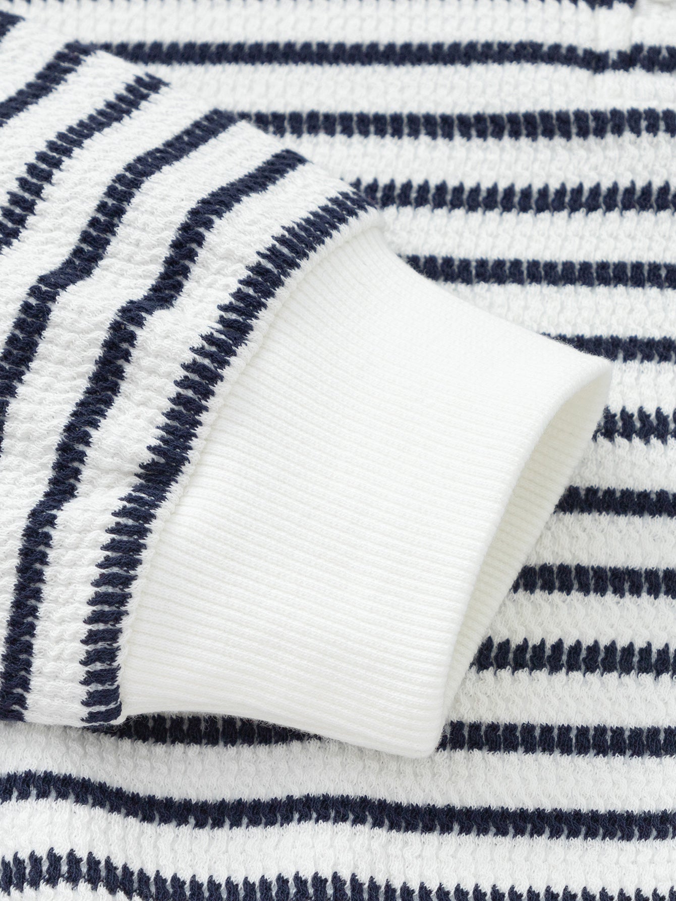 Pulovër Playful Stripes – Miiiiichan🤍