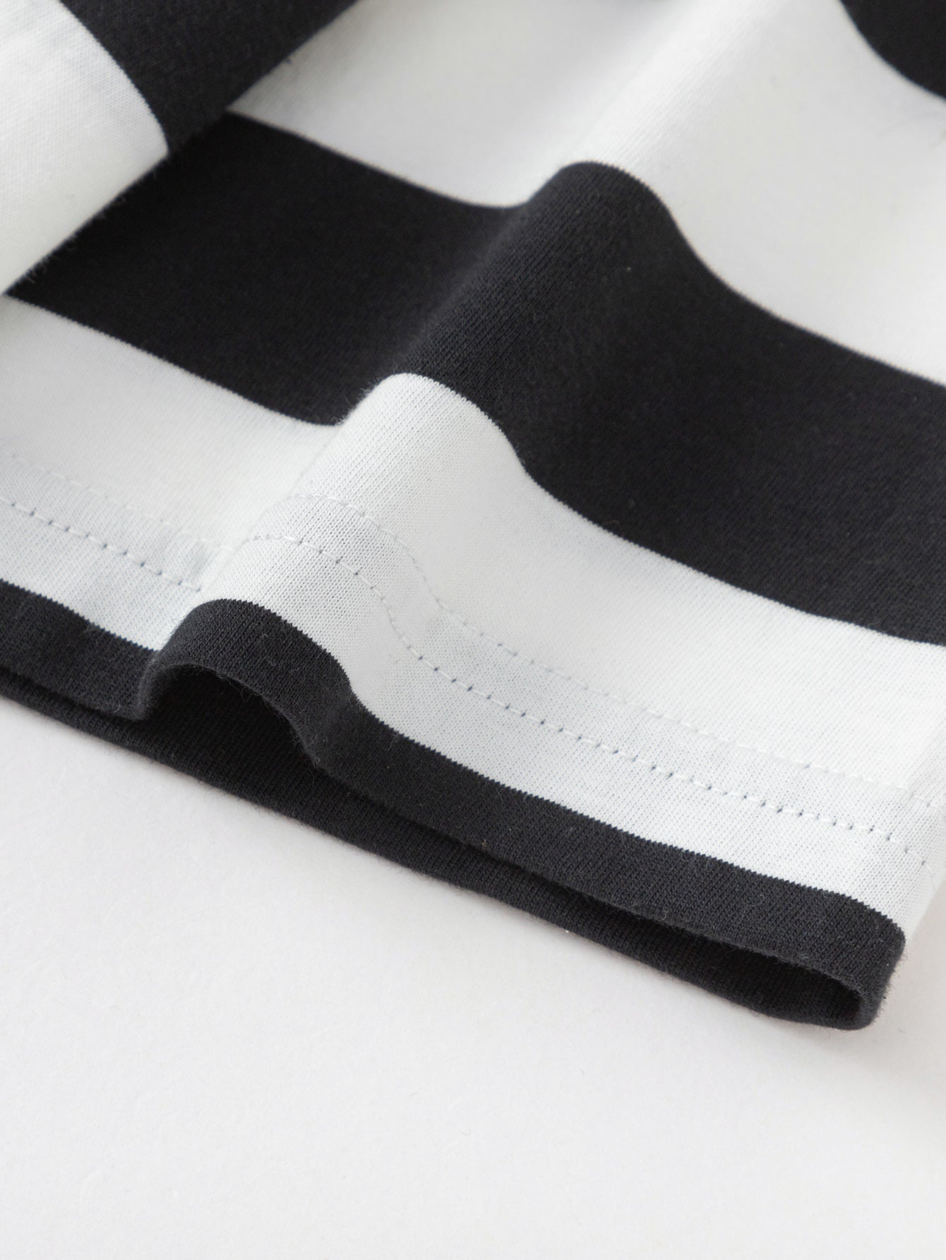 Bluzë Bold Striped Pocket 🖤