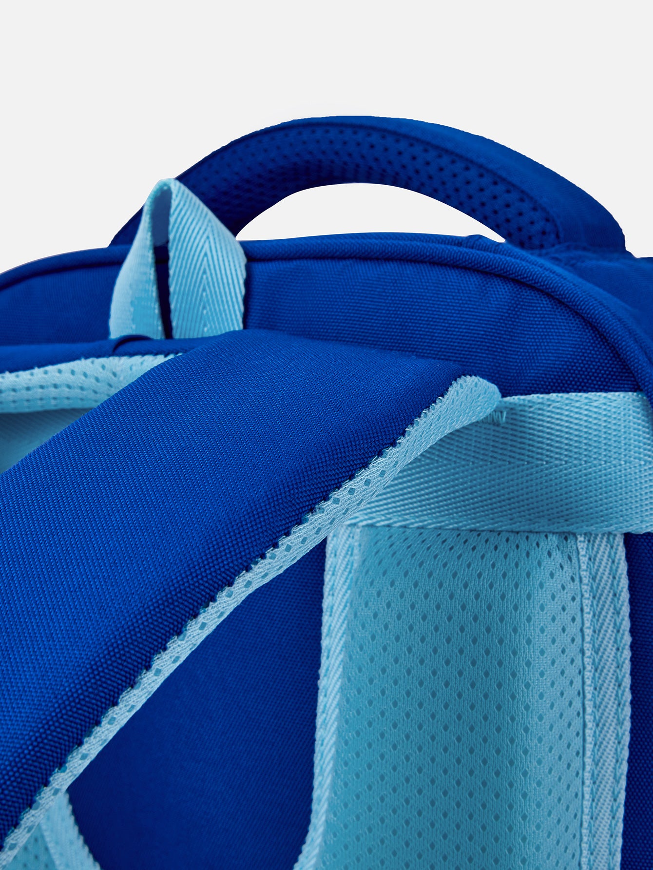 Çantë Shkollore - The Big Brain 💙